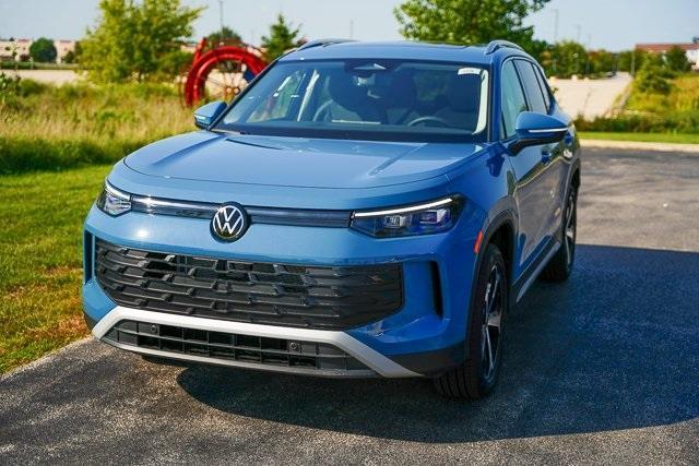 new 2025 Volkswagen Tiguan car, priced at $35,740