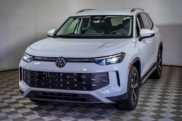 new 2025 Volkswagen Tiguan car, priced at $34,252