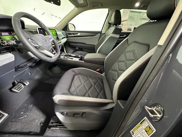 new 2025 Volkswagen Atlas car, priced at $46,014
