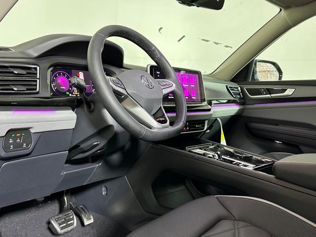 new 2025 Volkswagen Atlas car, priced at $46,014
