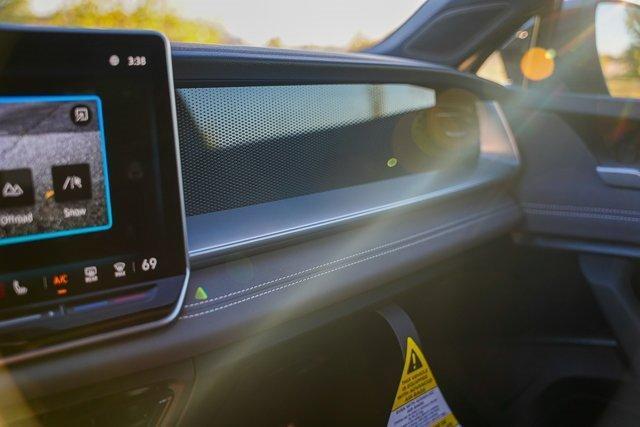 new 2025 Volkswagen Tiguan car, priced at $38,115