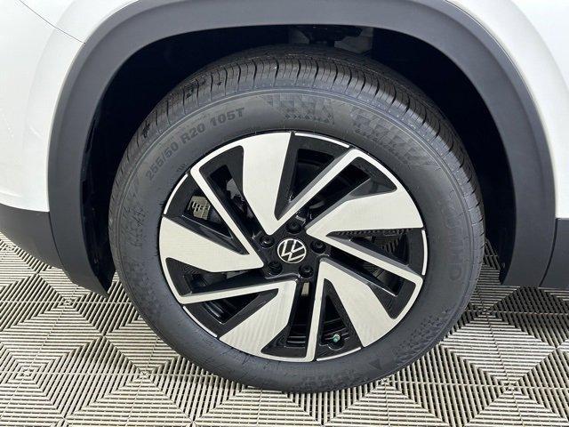 new 2025 Volkswagen Atlas car, priced at $46,009