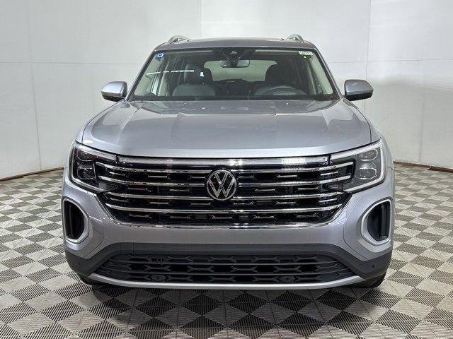 new 2025 Volkswagen Atlas car, priced at $46,670