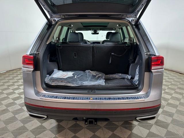 new 2025 Volkswagen Atlas car, priced at $47,670