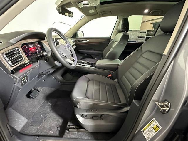 new 2025 Volkswagen Atlas car, priced at $47,670