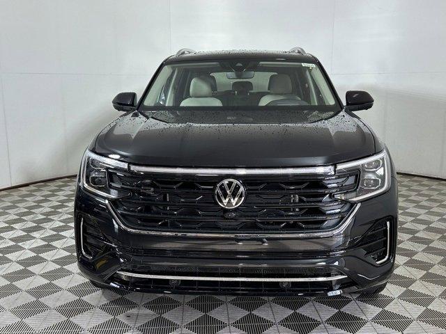 new 2024 Volkswagen Atlas car, priced at $50,474