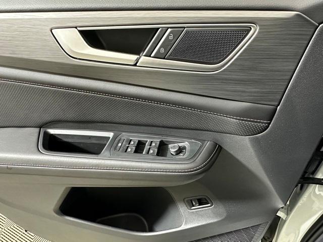 new 2025 Volkswagen Atlas Cross Sport car, priced at $42,302