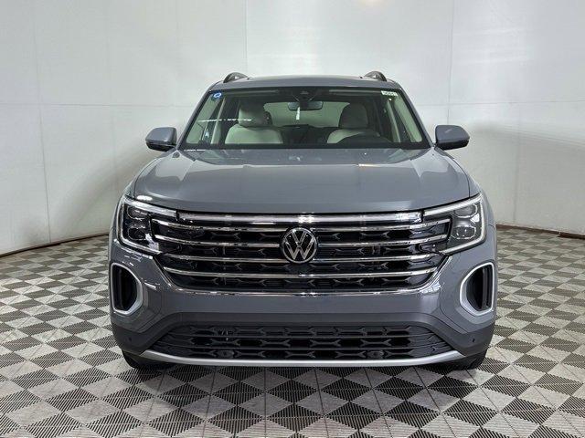 new 2025 Volkswagen Atlas car, priced at $43,561