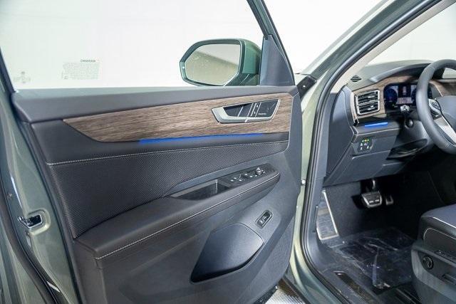 new 2025 Volkswagen Atlas car, priced at $54,261