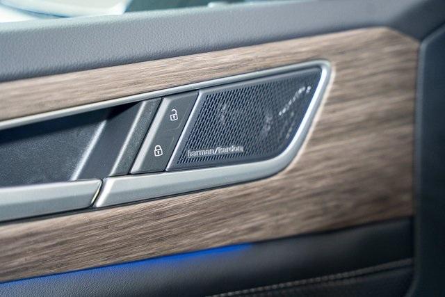 new 2025 Volkswagen Atlas car, priced at $54,261