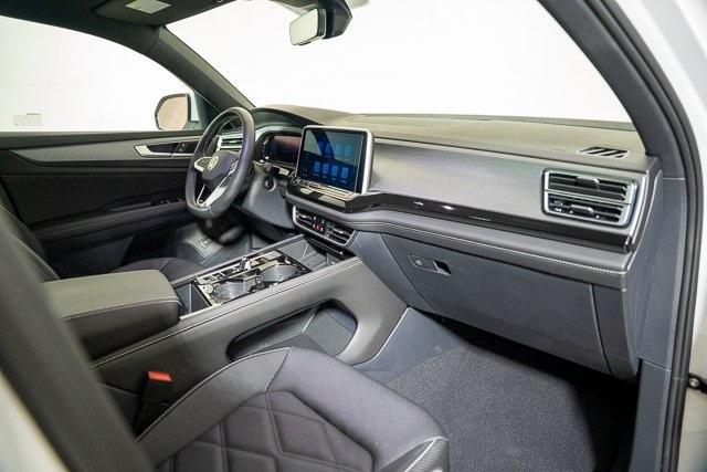 new 2025 Volkswagen Atlas Cross Sport car, priced at $44,103