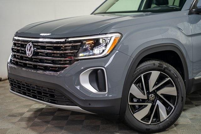 new 2025 Volkswagen Atlas car, priced at $49,297