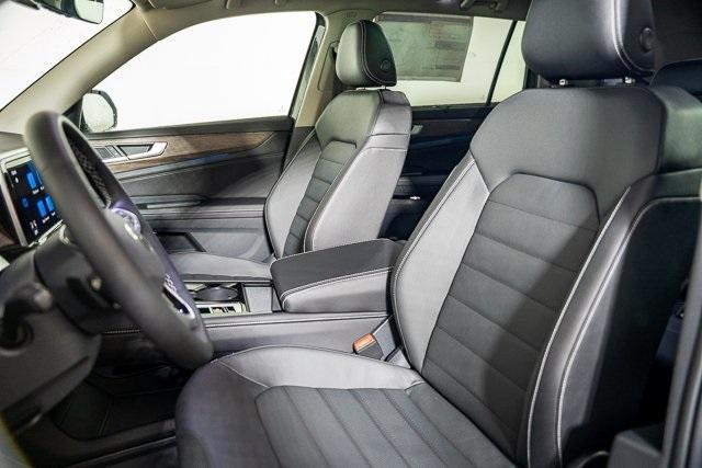 new 2025 Volkswagen Atlas car, priced at $49,297