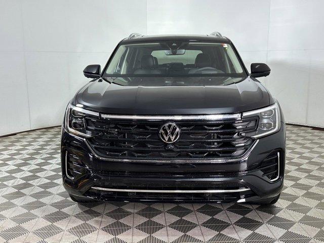 new 2024 Volkswagen Atlas car, priced at $49,179