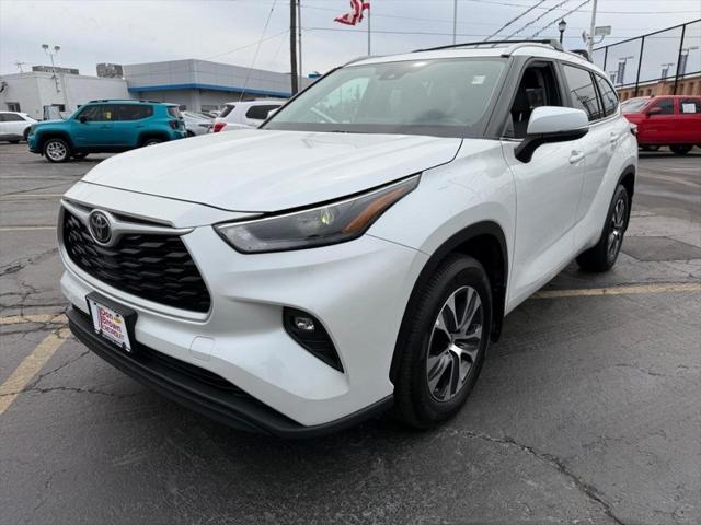 used 2023 Toyota Highlander car, priced at $39,084