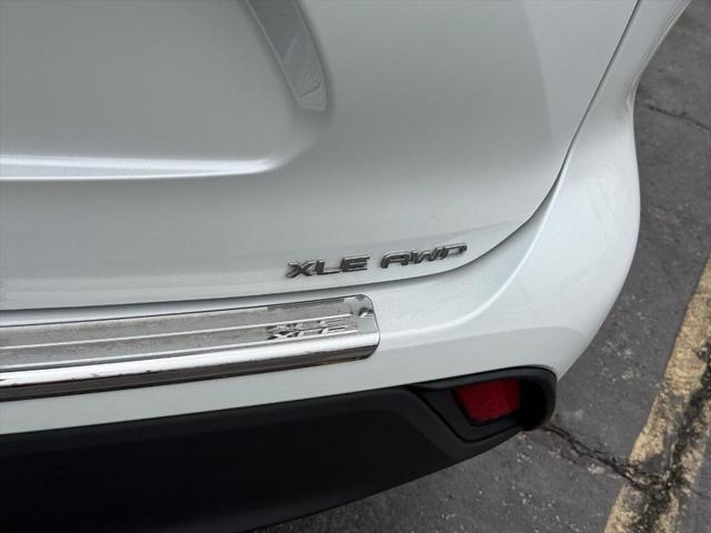 used 2023 Toyota Highlander car, priced at $39,084