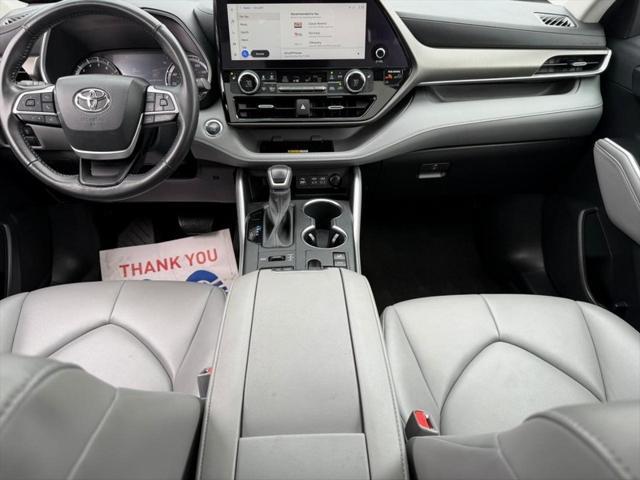 used 2023 Toyota Highlander car, priced at $39,084