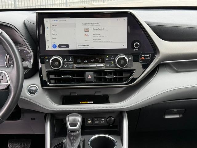 used 2023 Toyota Highlander car, priced at $39,084