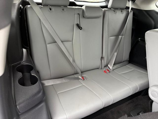used 2023 Toyota Highlander car, priced at $39,084