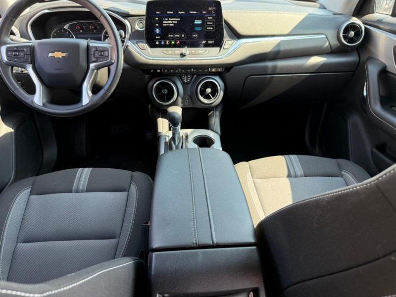 used 2025 Chevrolet Blazer car, priced at $31,151