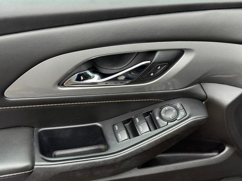 used 2021 Chevrolet Traverse car, priced at $17,500
