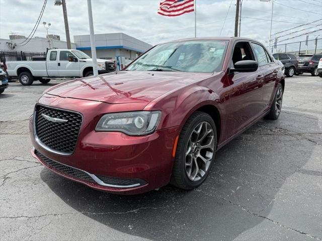 used 2018 Chrysler 300 car