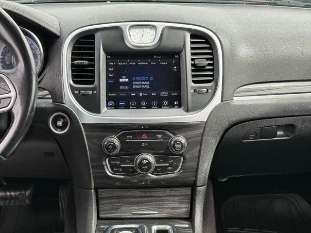 used 2018 Chrysler 300 car