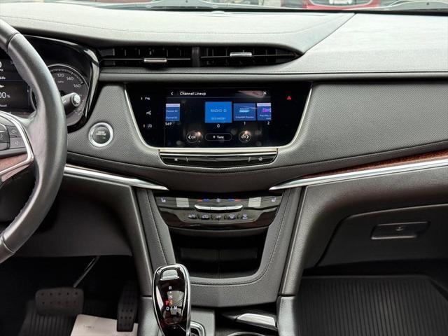 used 2022 Cadillac XT5 car, priced at $36,458