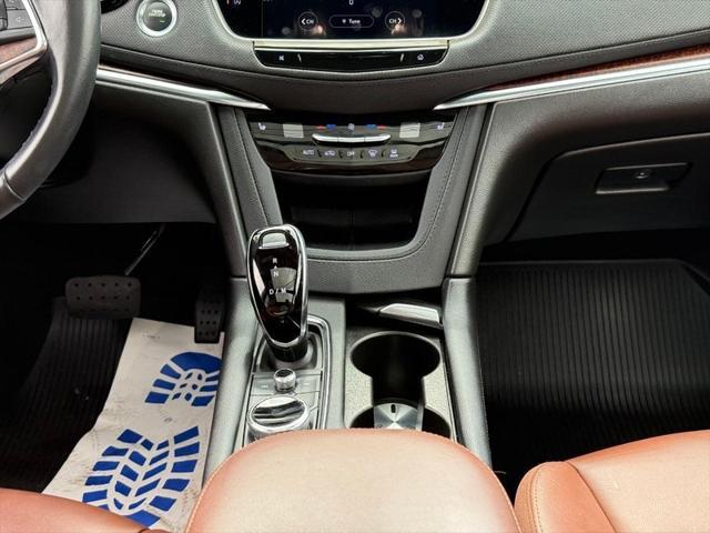 used 2022 Cadillac XT5 car, priced at $36,458