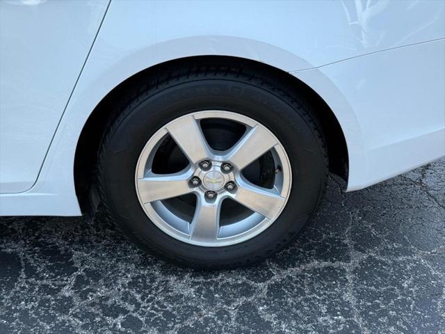 used 2014 Chevrolet Cruze car, priced at $10,000