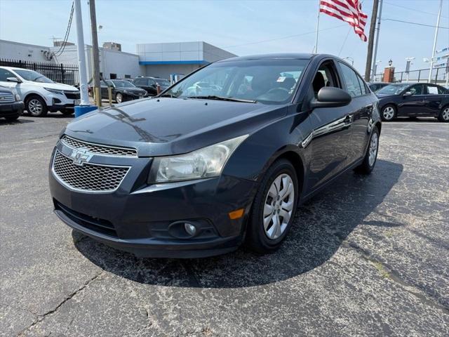 used 2014 Chevrolet Cruze car, priced at $12,000