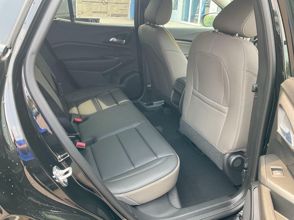 new 2025 Chevrolet Trax car, priced at $25,929