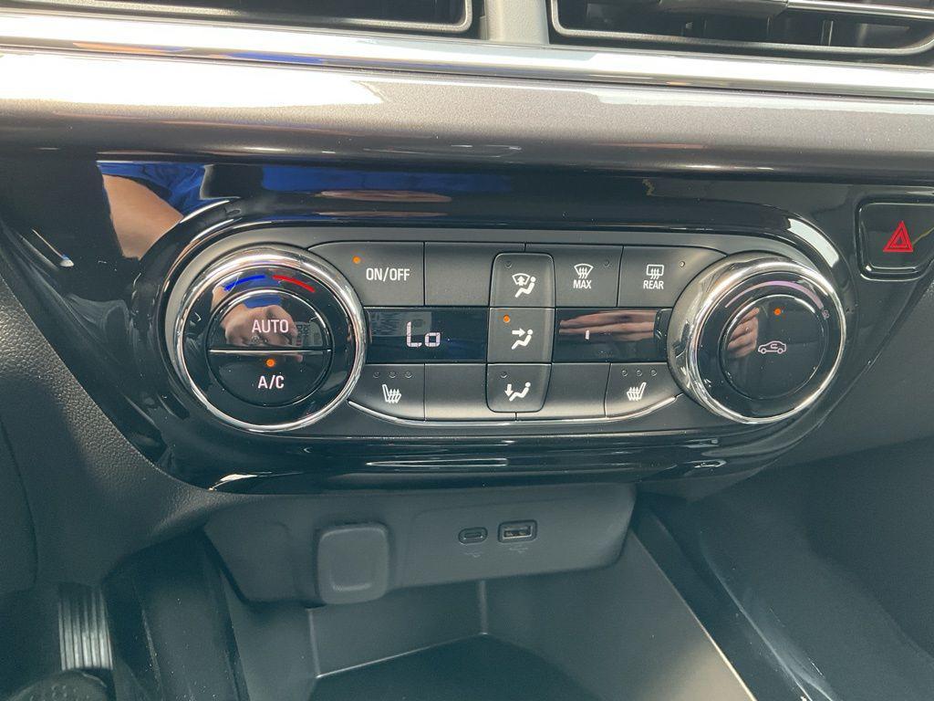 new 2025 Chevrolet Trax car, priced at $25,929