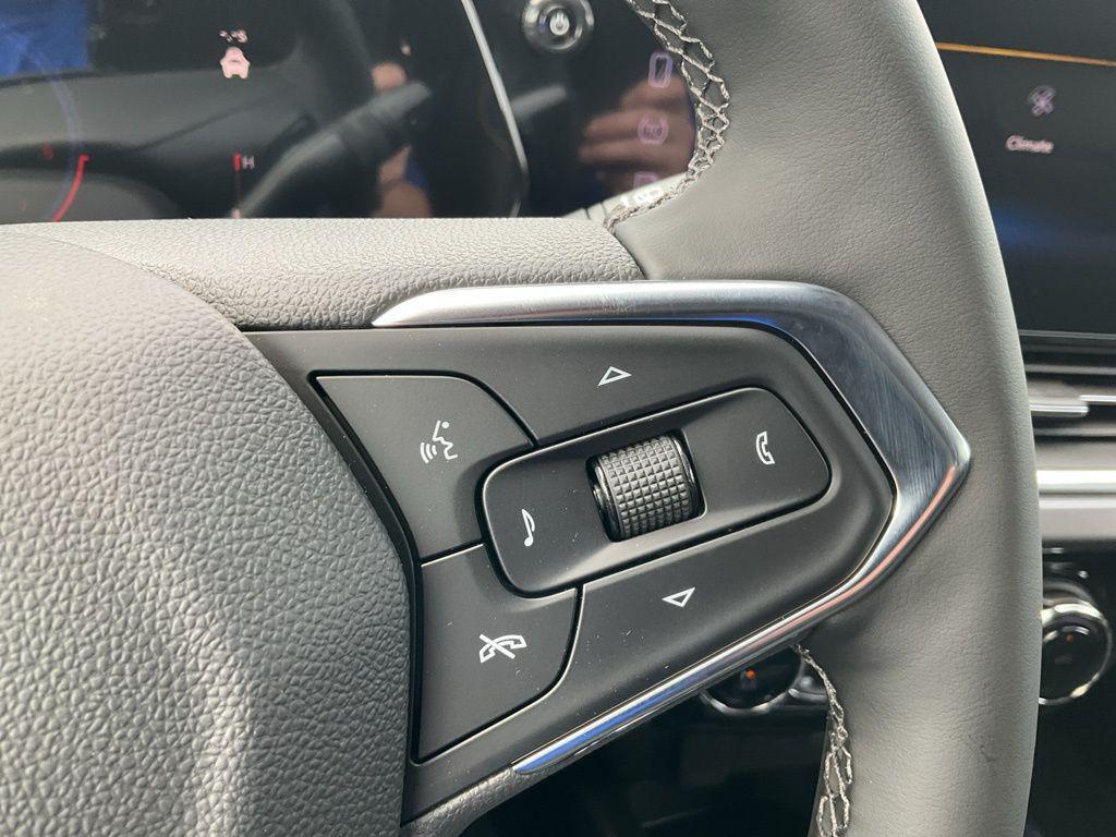 new 2025 Chevrolet Trax car, priced at $25,929