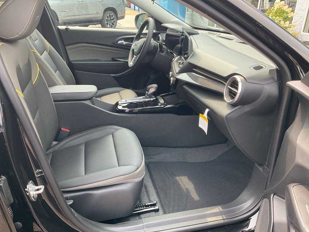 new 2025 Chevrolet Trax car, priced at $25,929