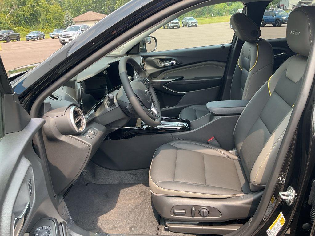 new 2025 Chevrolet Trax car, priced at $25,929