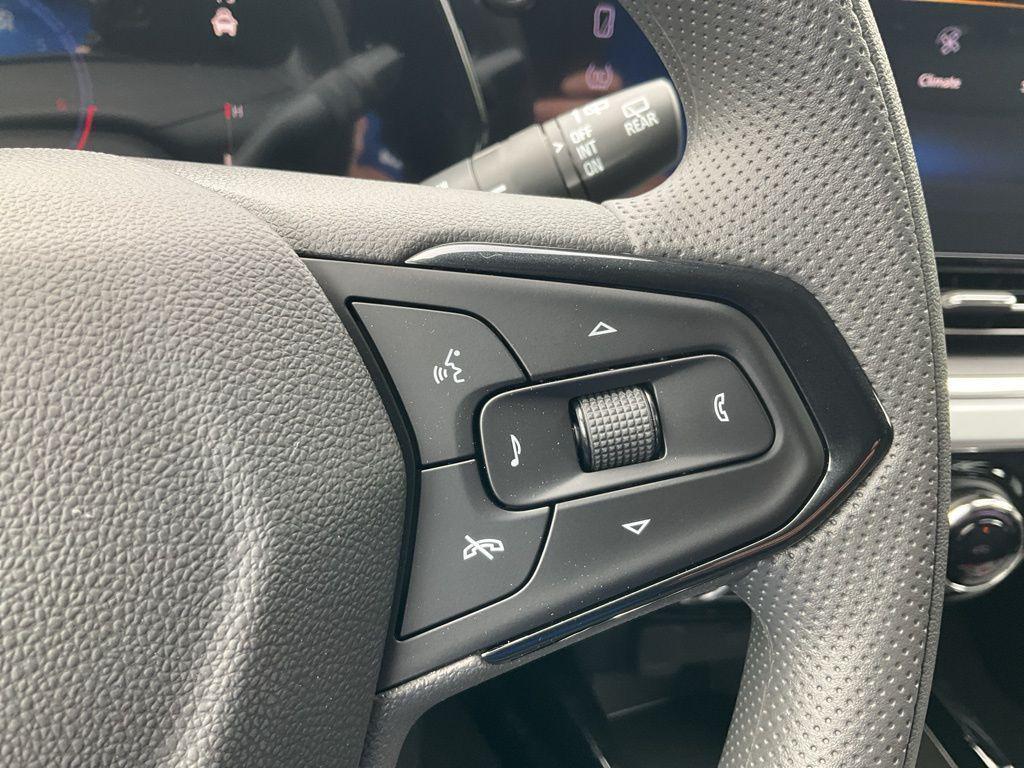 new 2025 Chevrolet Trax car, priced at $23,425