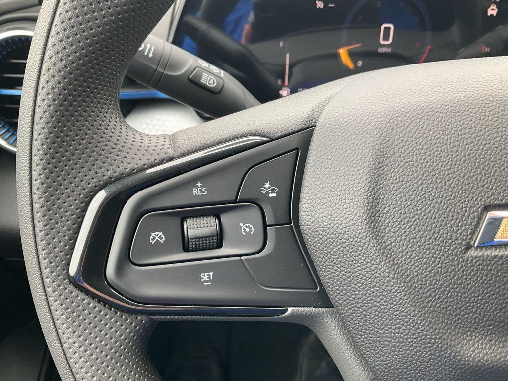 new 2025 Chevrolet Trax car, priced at $23,425