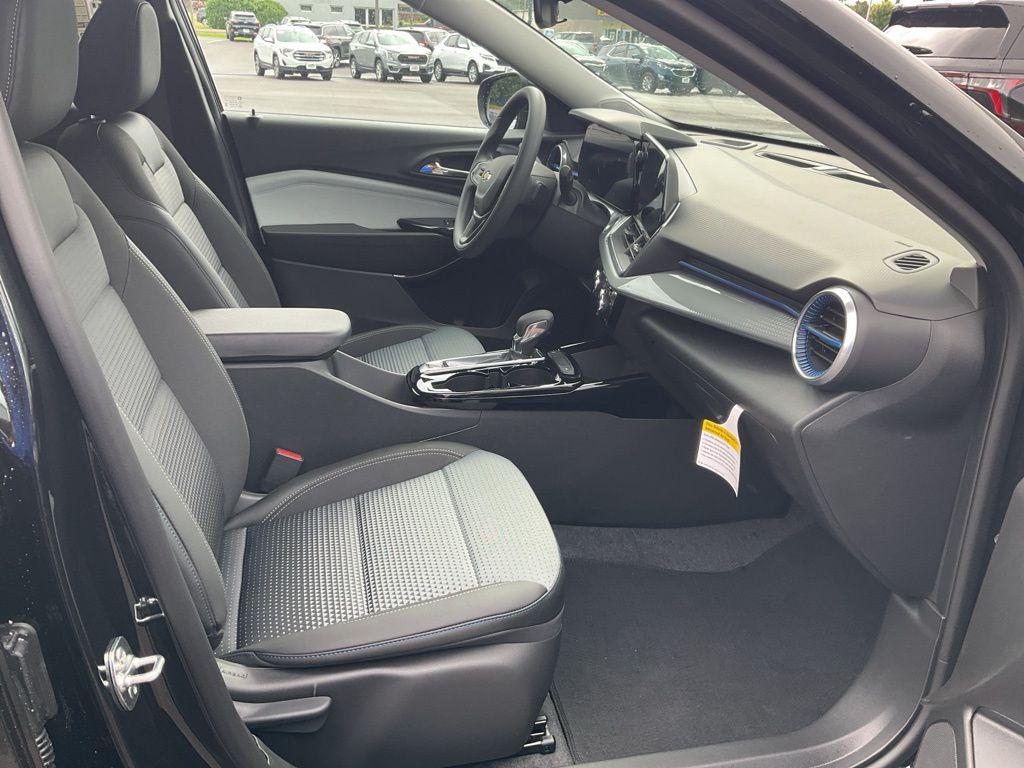 new 2025 Chevrolet Trax car, priced at $23,425