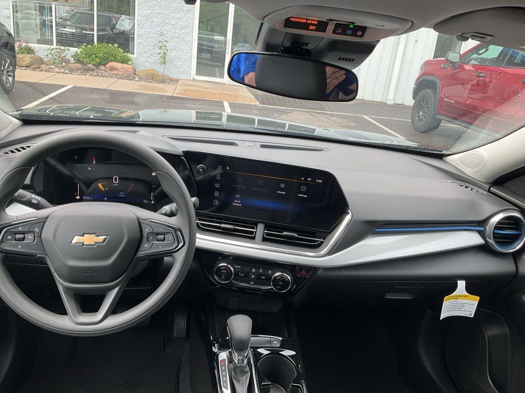 new 2025 Chevrolet Trax car, priced at $23,425
