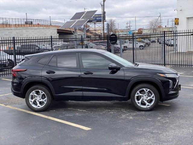 used 2024 Chevrolet Trax car, priced at $23,442