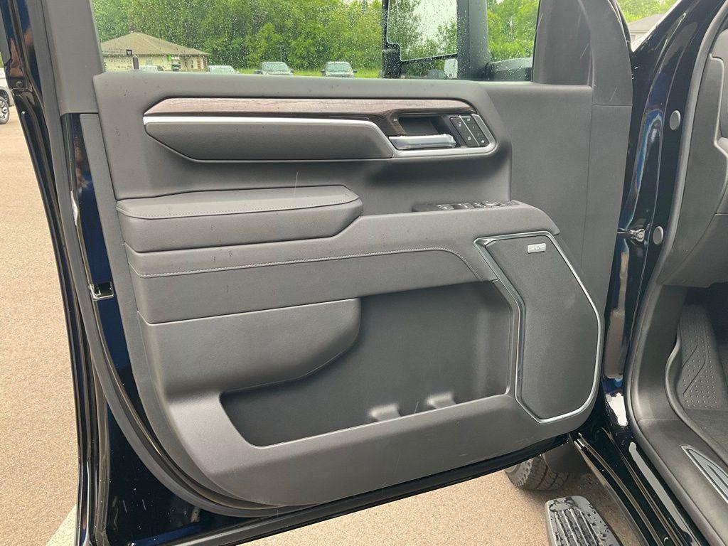 new 2025 Chevrolet Silverado 3500 car, priced at $83,544
