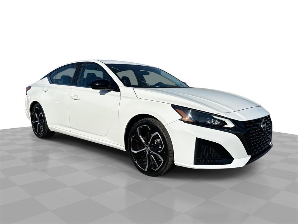 used 2023 Nissan Altima car, priced at $20,387