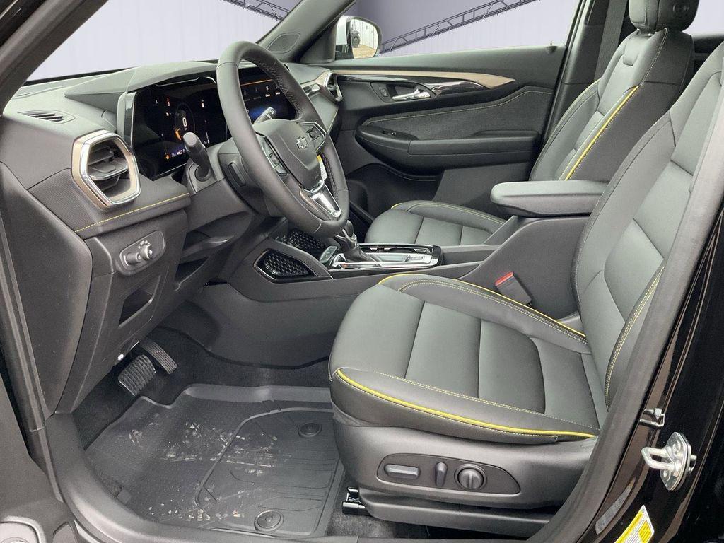 new 2025 Chevrolet TrailBlazer car, priced at $30,903