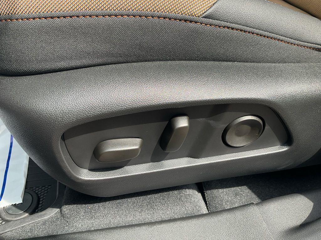 new 2026 Chevrolet Equinox car, priced at $36,127