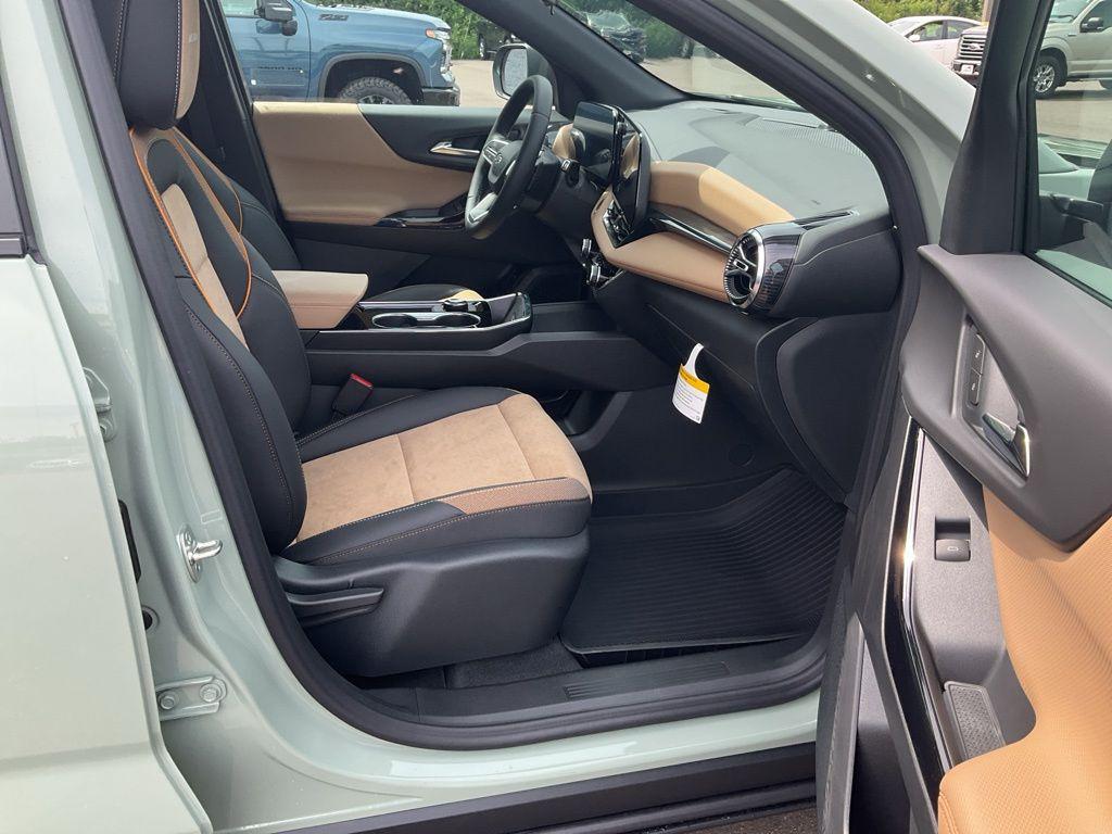 new 2026 Chevrolet Equinox car, priced at $36,127