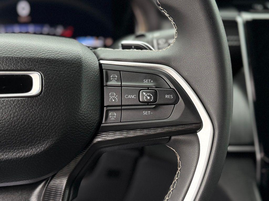 used 2024 Jeep Grand Cherokee car, priced at $26,999