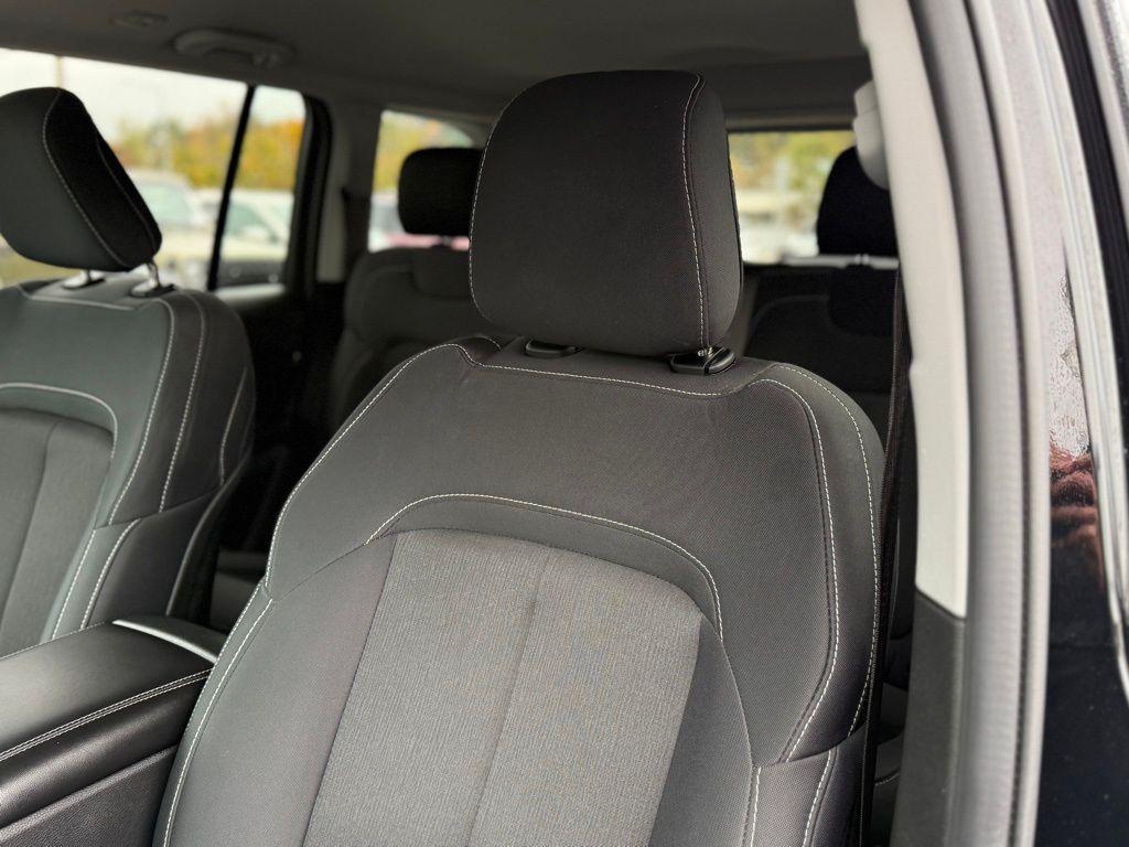 used 2024 Jeep Grand Cherokee car, priced at $26,999