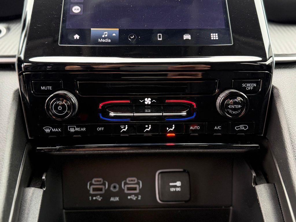 used 2024 Jeep Grand Cherokee car, priced at $26,999