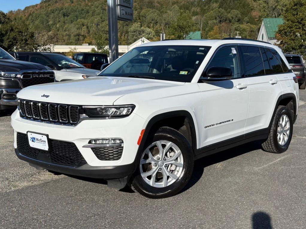 used 2024 Jeep Grand Cherokee car, priced at $29,904